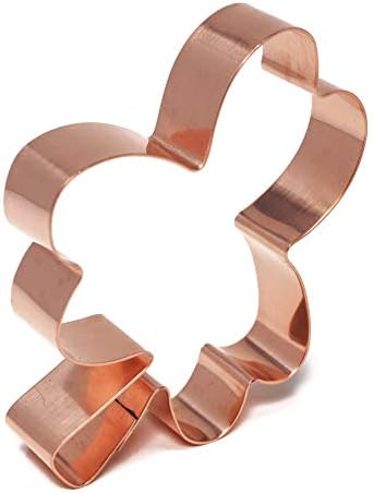 Fussy Pup Shamrock Cookie Cutter 4 in Copper