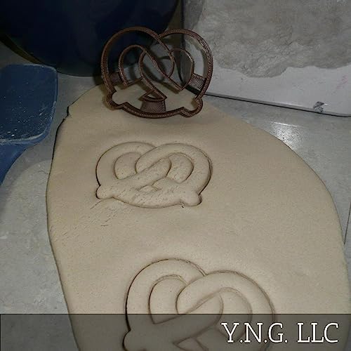 ANCESTRAL PRETZEL COOKIE CUTTER