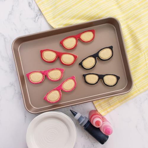 Sleek Spectacles Cookie Cutter - Bakerlogy Perfect Baking Tip