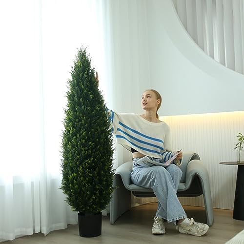 Artificial Cedar Topiary Potted UV-Resistant and Outdoor-Friendly