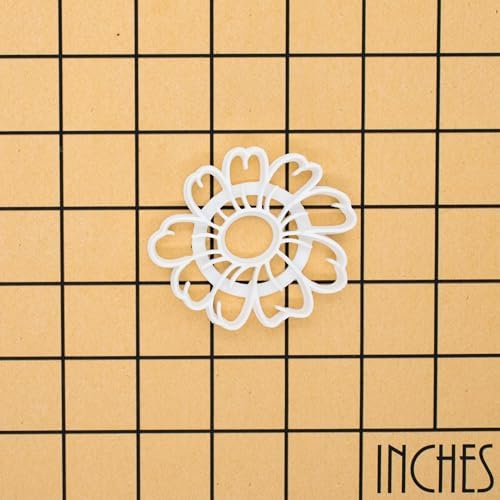 Daisy Cookie Cutter - 7cm x 6cm
