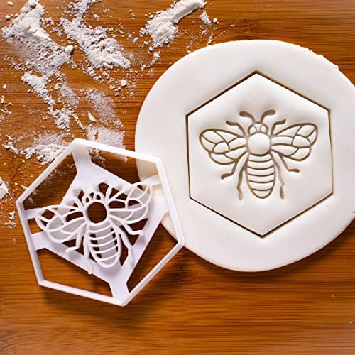 Bakerlogy Realistic Bee Cookie Cutter