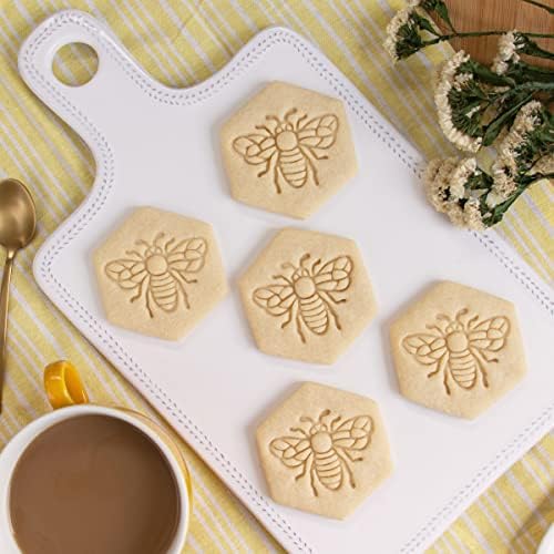 Bakerlogy Realistic Bee Cookie Cutter
