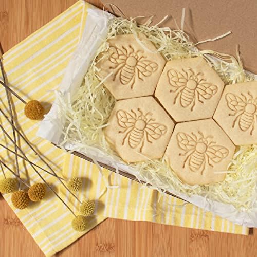 Bakerlogy Realistic Bee Cookie Cutter