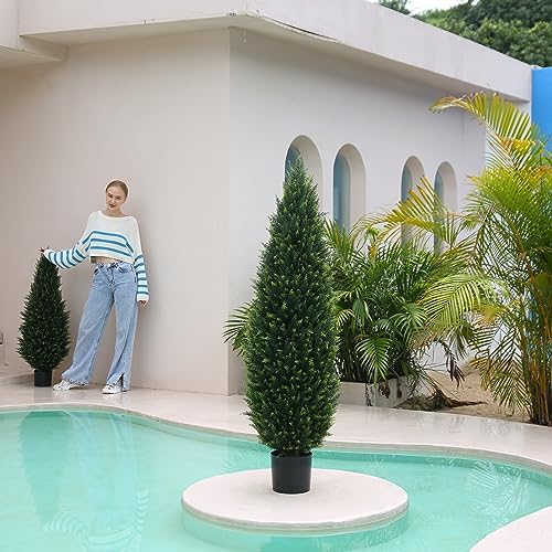 Artificial Cedar Topiary Potted UV-Resistant and Outdoor-Friendly